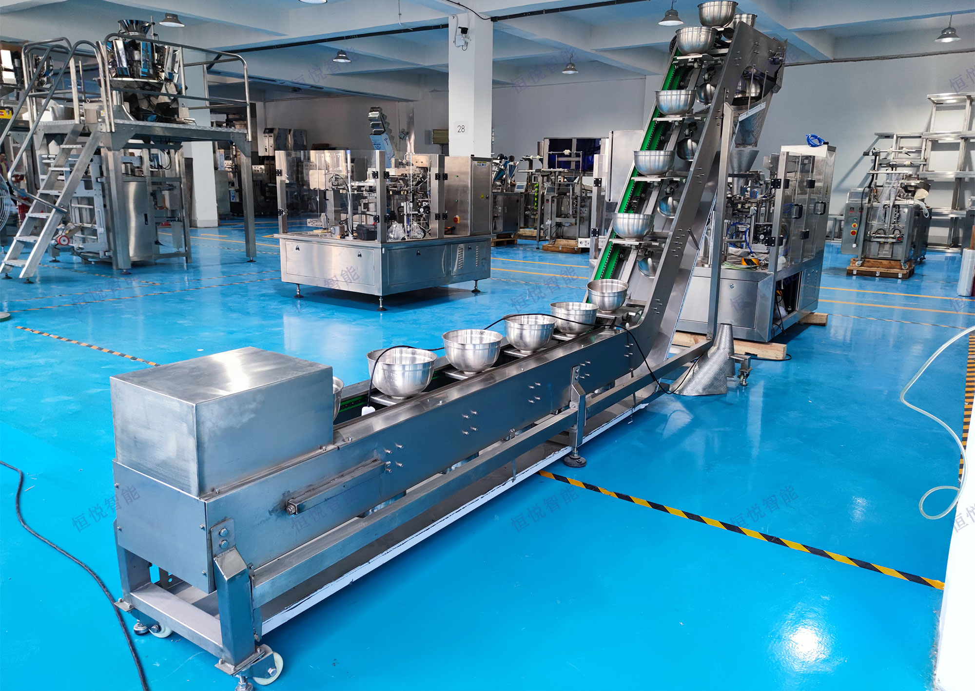 組合秤自動定量稱重香蕉免费在线视频是一種集成高精度稱重與自動化包裝功能的設備 組合秤自動定量稱重香蕉免费在线视频是一種集成高精度稱重與自動化包裝功能的設備